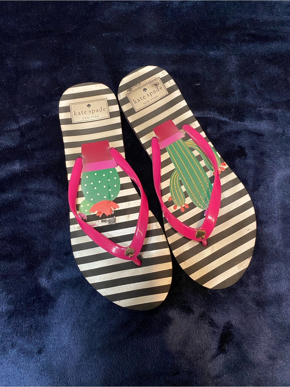 kate spade black & white striped flip flops Women’s size 8